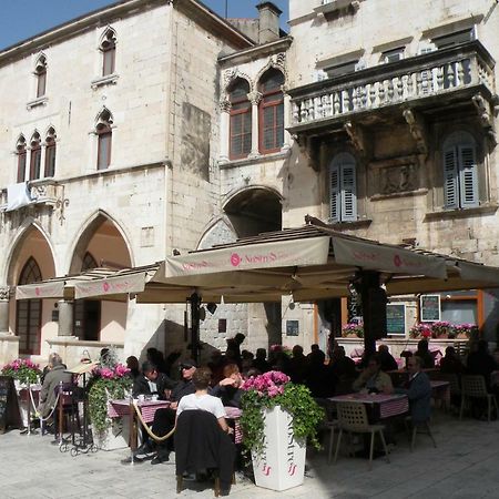 Holiday Apartment With Garden Kaštela Εξωτερικό φωτογραφία