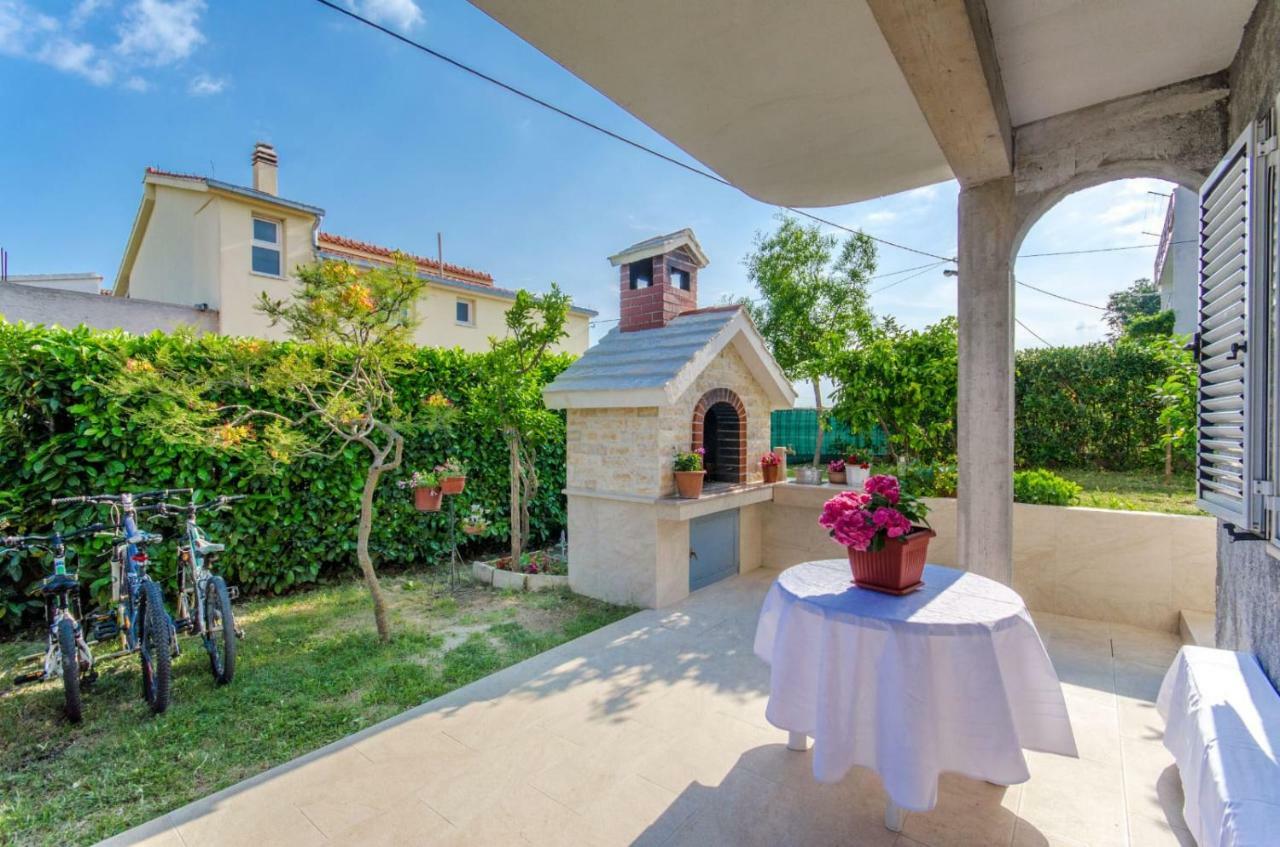 Holiday Apartment With Garden Kaštela Εξωτερικό φωτογραφία