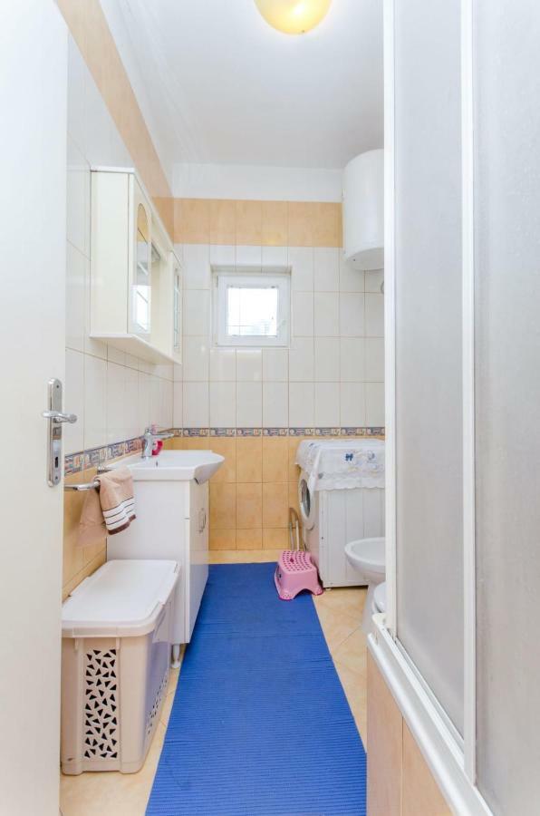Holiday Apartment With Garden Kaštela Εξωτερικό φωτογραφία